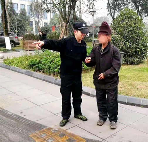 引导安全过路.jpg