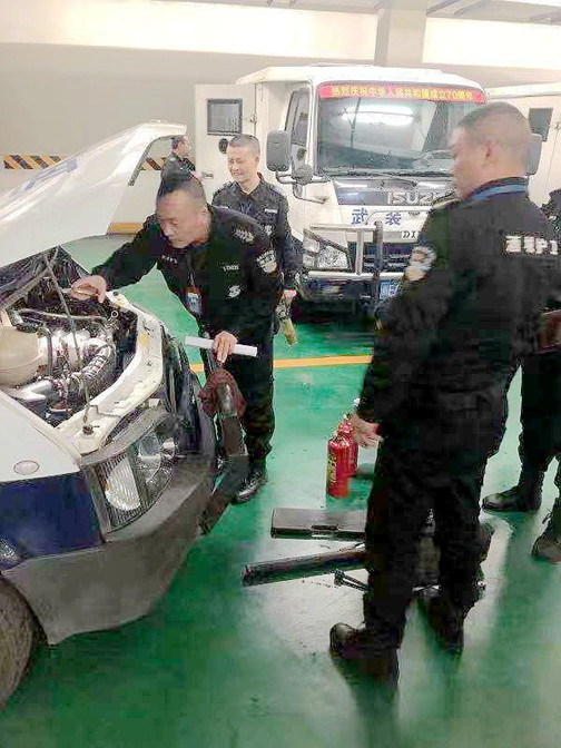检查车辆.jpg